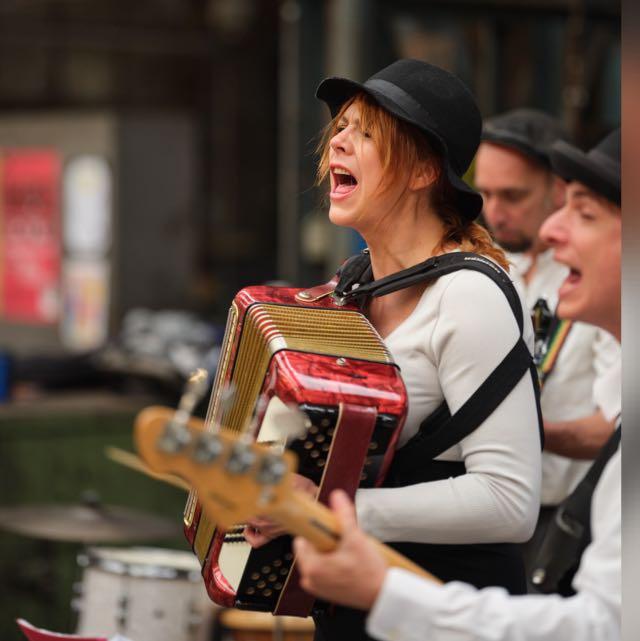 Catherine Hengesch playing