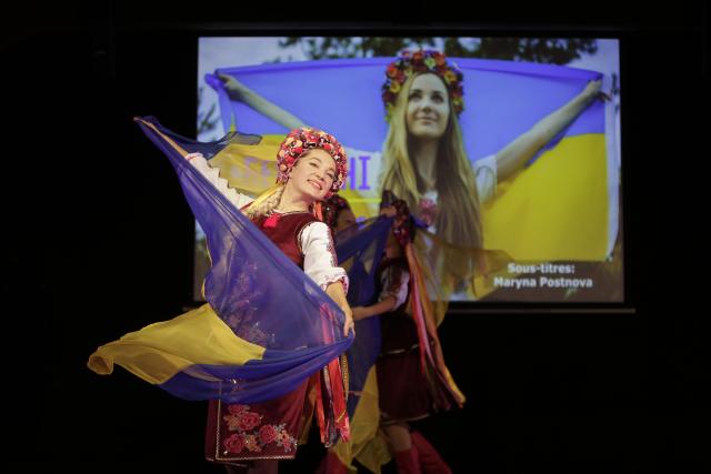 Danseuse traditionnelle ukrainienne