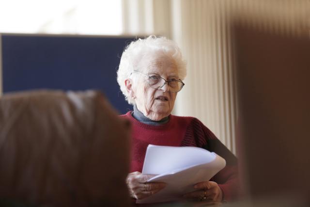  an eldery woman who sings 